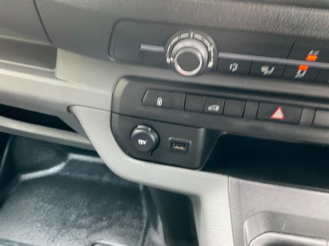 2021 Peugeot Expert 1200 1.5 Bluehdi 100 Professional Van (NV71CUH) Image 27