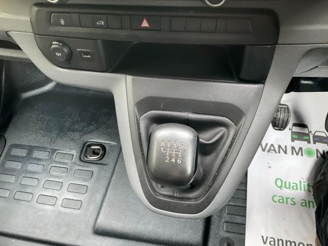 2021 Peugeot Expert 1200 1.5 Bluehdi 100 Professional Van (NV71CUH) Image 28