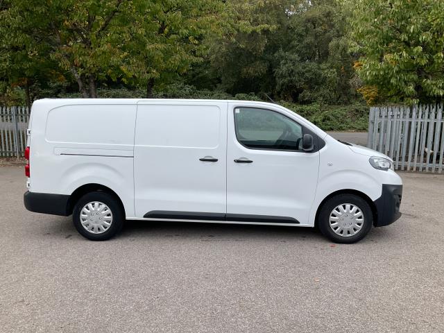 2021 Peugeot Expert 1200 1.5 Bluehdi 100 Professional Van (NV71CUH) Image 15