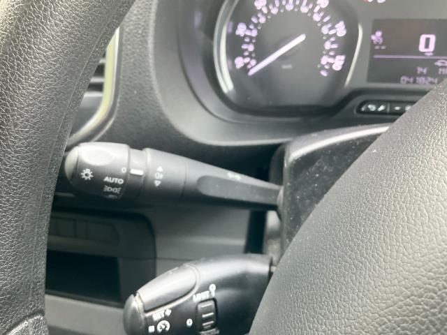 2021 Peugeot Expert 1200 1.5 Bluehdi 100 Professional Van (NV71CUH) Image 31
