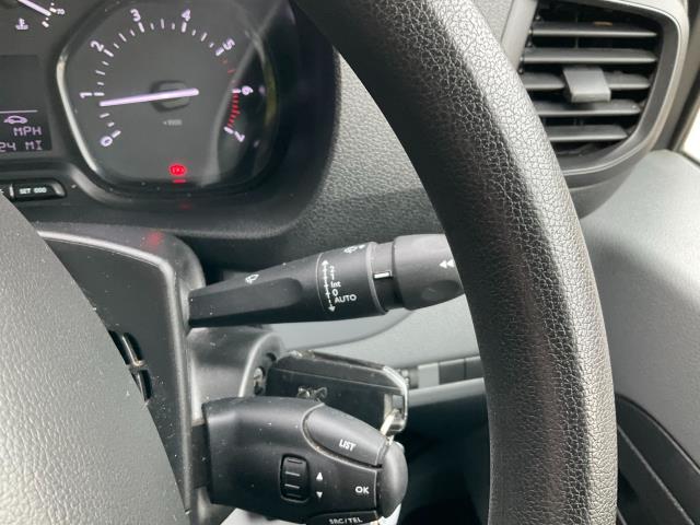 2021 Peugeot Expert 1200 1.5 Bluehdi 100 Professional Van (NV71CUH) Image 33