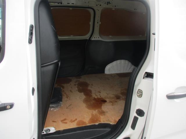 2021 Peugeot Partner 950 1.5 Bluehdi 100 Professional Premium Van (NV71DTO) Image 26