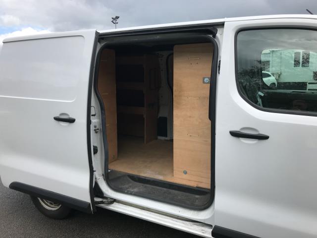 2021 Peugeot Expert 1200 1.5 Bluehdi 100 Professional Van (NV71DZU) Image 16