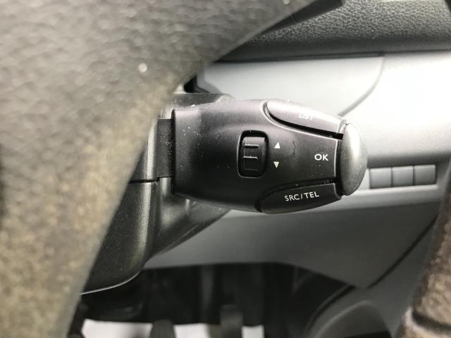 2021 Peugeot Expert 1200 1.5 Bluehdi 100 Professional Van (NV71DZU) Image 24