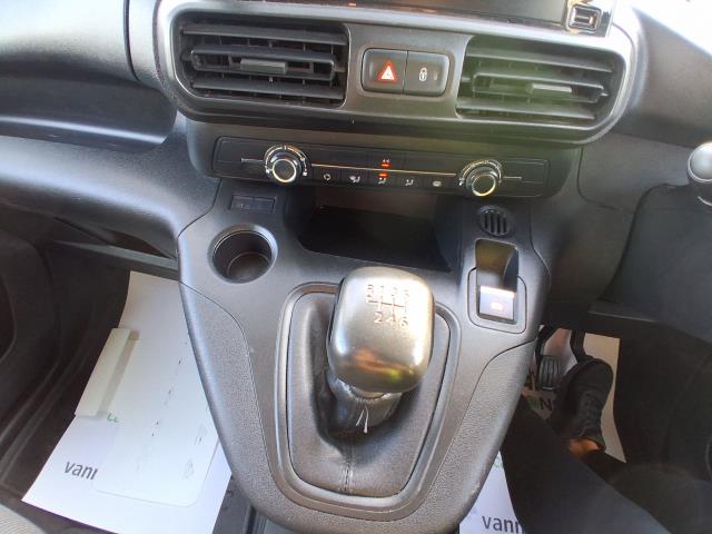 2021 Peugeot Partner 950 1.5 Bluehdi 100 Professional Premium Van (NV71EUF) Image 28