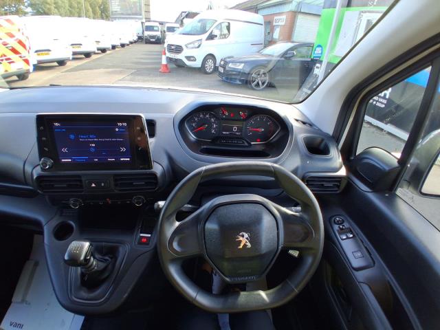 2021 Peugeot Partner 950 1.5 Bluehdi 100 Professional Premium Van (NV71EUF) Image 27