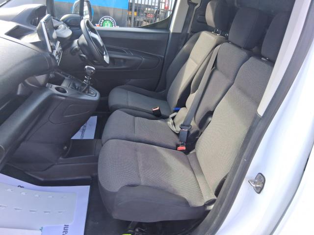 2021 Peugeot Partner 950 1.5 Bluehdi 100 Professional Premium Van (NV71EUF) Image 21