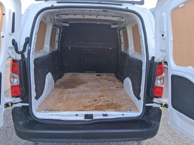 2021 Peugeot Partner 950 1.5 Bluehdi 100 Professional Premium Van (NV71EUF) Image 17