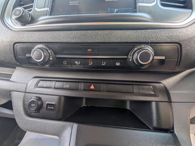 2021 Peugeot Expert 1400 2.0 Bluehdi 145 Professional Premium Van (NV71EWF) Image 24