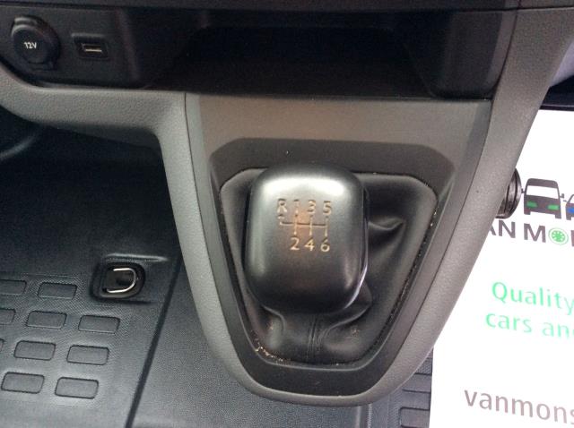 2021 Peugeot Expert 1000 1.5 Bluehdi 100 Professional Van (NV71FLR) Image 30