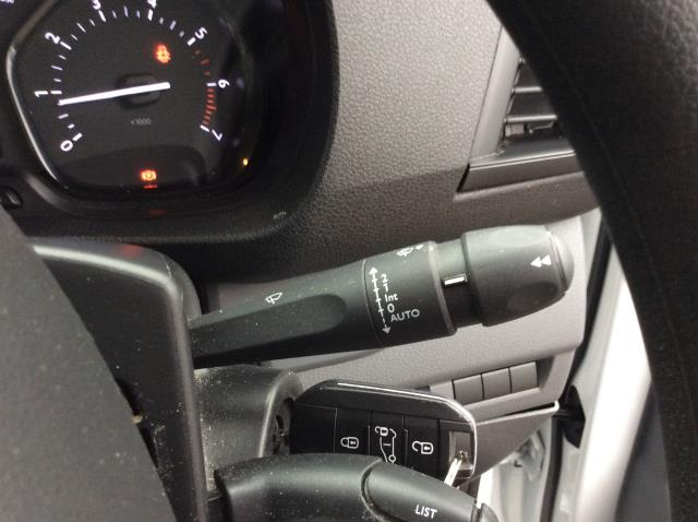 2021 Peugeot Expert 1000 1.5 Bluehdi 100 Professional Van (NV71FLR) Image 35