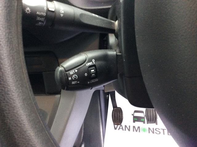 2021 Peugeot Expert 1000 1.5 Bluehdi 100 Professional Van (NV71FLR) Image 31