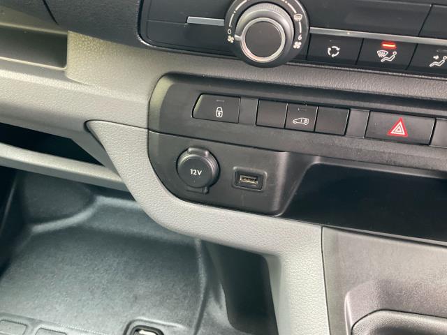 2021 Peugeot Expert 1400 2.0 Bluehdi 145 Professional Premium Van (NV71HCJ) Image 28