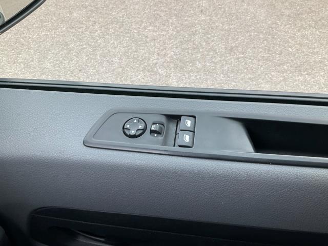 2022 Peugeot Expert 1000 100Kw 75Kwh Professional Van Auto (NV71HPP) Image 36