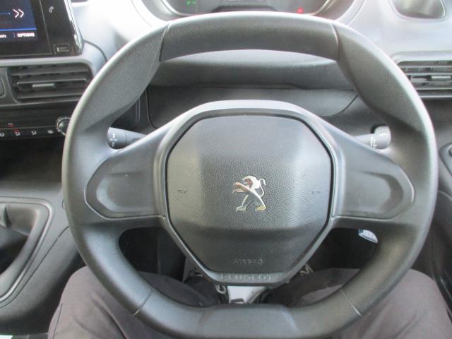 2021 Peugeot Partner 950 1.5 Bluehdi 100 Professional Premium Van (NV71HRA) Image 14