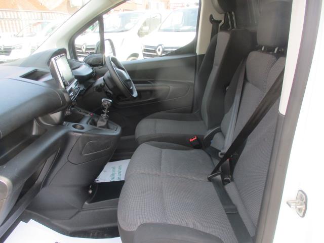 2021 Peugeot Partner 950 1.5 Bluehdi 100 Professional Premium Van (NV71HRA) Image 24