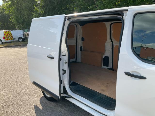 2021 Peugeot Expert 1400 2.0 Bluehdi 145 Professional Premium Van (NV71HVU) Image 16