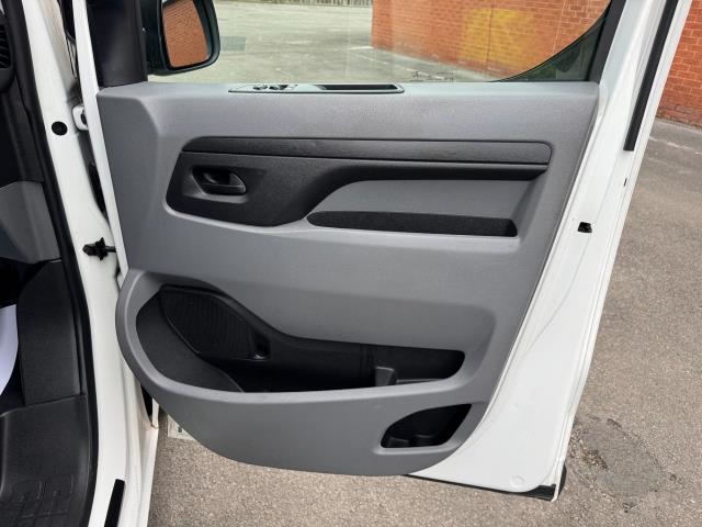 2021 Peugeot Expert 1200 1.5 Bluehdi 100 Professional Van Euro 6 (NV71HYG) Image 18