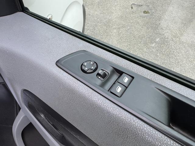 2021 Peugeot Expert 1200 1.5 Bluehdi 100 Professional Van Euro 6 (NV71HYG) Image 19