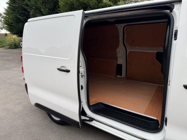 2021 Peugeot Expert 1200 1.5 Bluehdi 100 Professional Van Euro 6 (NV71HYG) Image 45