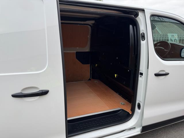 2021 Peugeot Expert 1200 1.5 Bluehdi 100 Professional Van Euro 6 (NV71HYG) Image 44