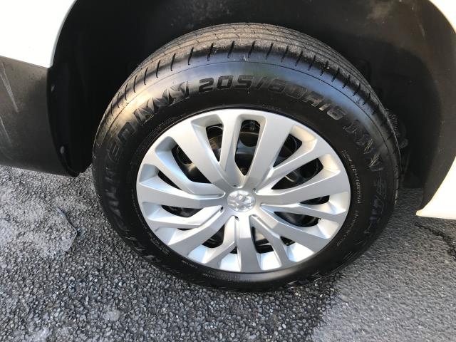 2022 Peugeot Partner L2 950 1.5BLUE HDI 100PS PROFESSIONAL PREMIUM EURO 6 (NV71JBY) Image 20