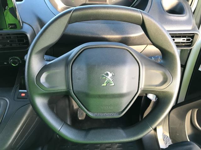 2022 Peugeot Partner L2 950 1.5BLUE HDI 100PS PROFESSIONAL PREMIUM EURO 6 (NV71JBY) Image 17