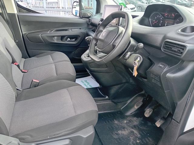 2022 Peugeot Partner L2 950 1.5BLUE HDI 100PS PROFESSIONAL PREMIUM EURO 6 (NV71KNG) Image 20