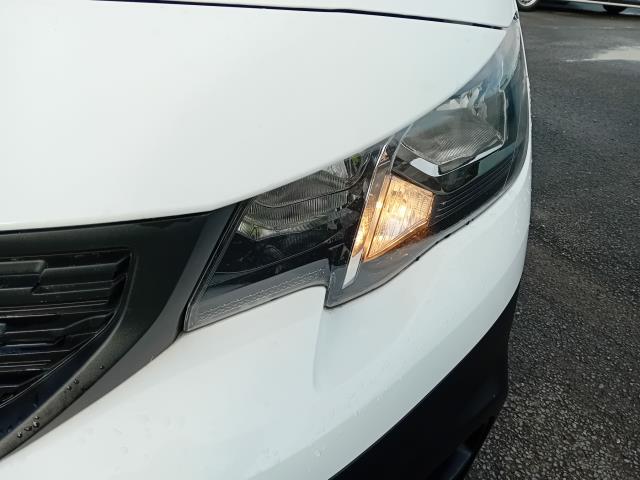 2022 Peugeot Partner L2 950 1.5BLUE HDI 100PS PROFESSIONAL PREMIUM EURO 6 (NV71KNG) Image 41