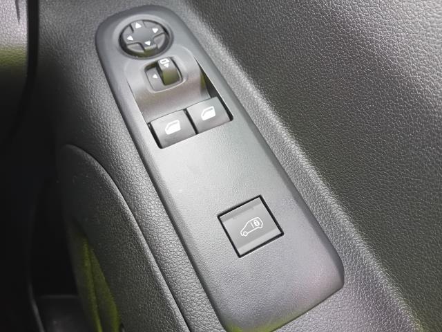 2022 Peugeot Partner L2 950 1.5BLUE HDI 100PS PROFESSIONAL PREMIUM EURO 6 (NV71KNG) Image 37