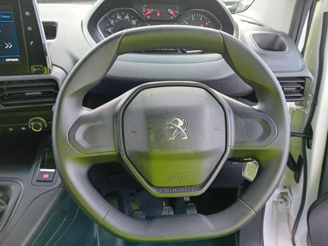 2022 Peugeot Partner L2 950 1.5BLUE HDI 100PS PROFESSIONAL PREMIUM EURO 6 (NV71KNG) Image 16