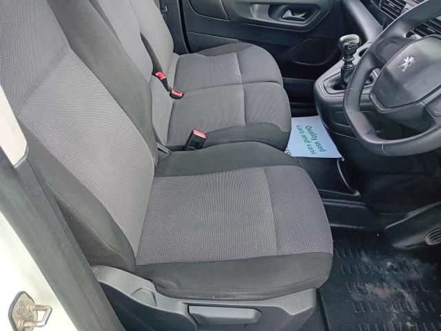 2022 Peugeot Partner L2 950 1.5BLUE HDI 100PS PROFESSIONAL PREMIUM EURO 6 (NV71KNG) Image 13