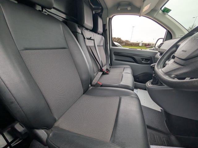 2021 Peugeot Expert 1400 2.0 Bluehdi 145 Professional Premium Van (NV71LDY) Image 17