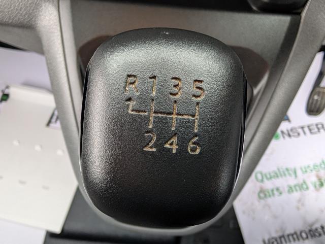 2021 Peugeot Expert 1400 2.0 Bluehdi 145 Professional Premium Van (NV71LDY) Image 27