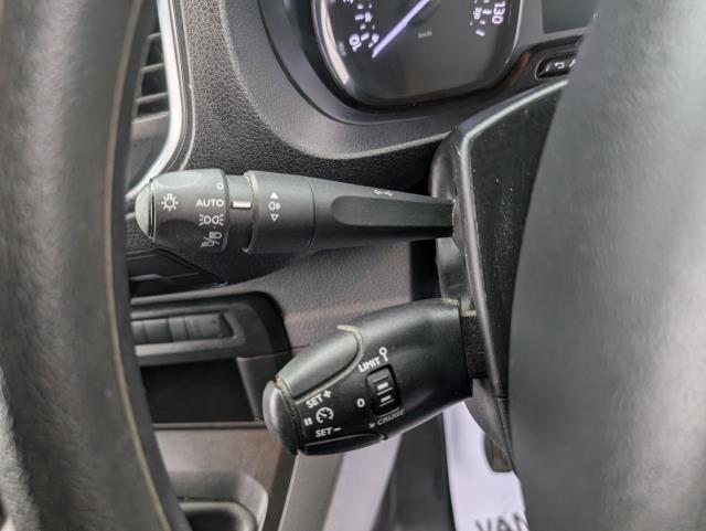 2021 Peugeot Expert 1400 2.0 Bluehdi 145 Professional Premium Van (NV71LDY) Image 24