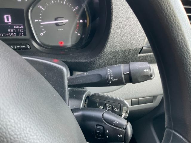 2021 Peugeot Expert 1000 1.5 Bluehdi 100 Professional Van (NV71LNC) Image 35