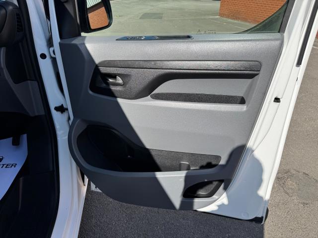 2021 Peugeot Expert L1 1000 1.5 Bluehdi 100 Professional Van (NV71LNF) Image 18