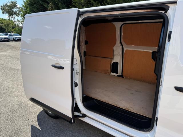 2021 Peugeot Expert L1 1000 1.5 Bluehdi 100 Professional Van (NV71LNF) Image 46