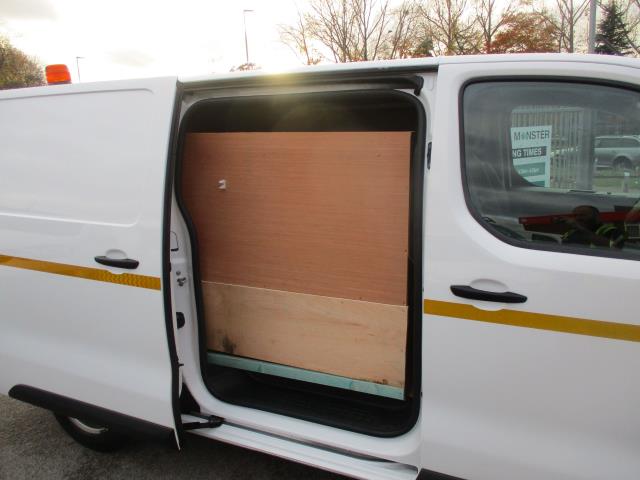 2021 Peugeot Expert 1000 1.5 Bluehdi 100 Professional Van (NV71LNW) Image 31