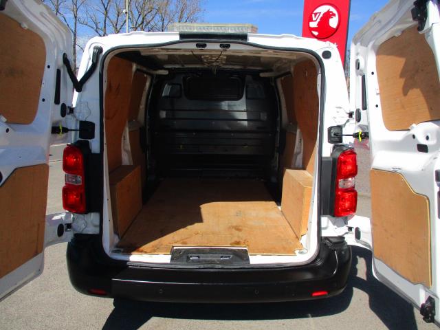 2021 Peugeot Expert 1000 1.5 Bluehdi 100 Professional Van (NV71LNZ) Image 32