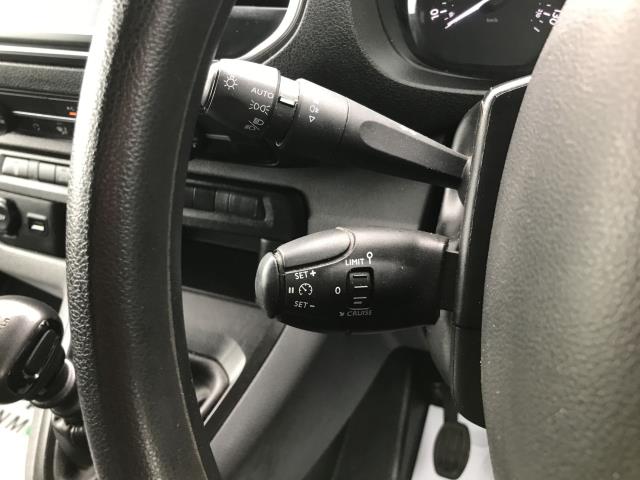 2021 Peugeot Expert 1000 1.5 Bluehdi 100 Professional Van (NV71MKF) Image 25