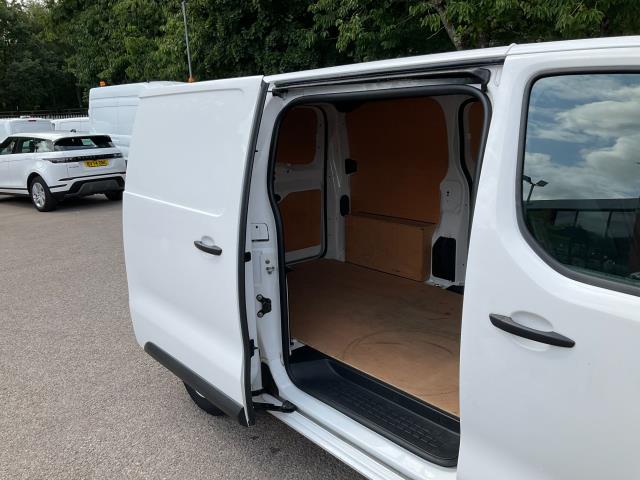 2021 Peugeot Expert 1000 1.5 Bluehdi 100 Professional Van (NV71OKF) Image 16