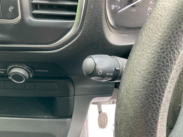 2021 Peugeot Expert 1000 1.5 Bluehdi 100 Professional Van (NV71OKF) Image 31