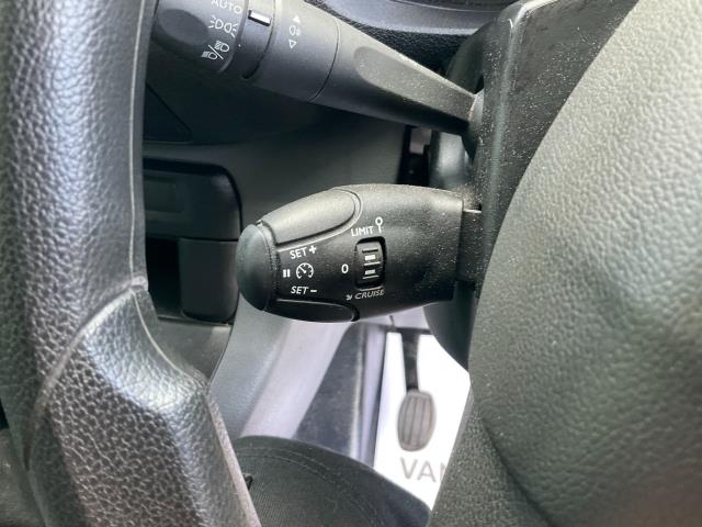 2021 Peugeot Expert 1000 1.5 Bluehdi 100 Professional Van (NV71OMW) Image 30