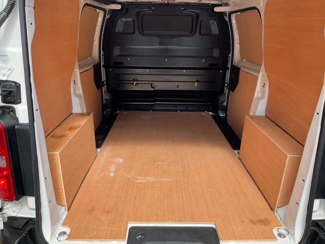 2021 Peugeot Expert 1000 1.5 Bluehdi 100 Professional Van (NV71OMW) Image 13