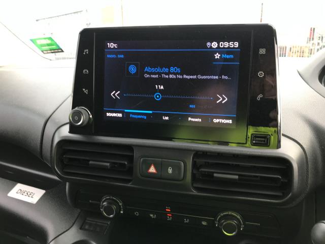 2022 Peugeot Partner L2 950 1.5BLUE HDI 100PS PROFESSIONAL PREMIUM EURO 6 (NV71PGK) Image 13