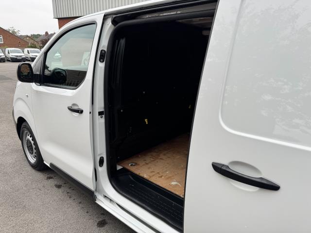 2022 Peugeot Expert 1000 1.5 Bluehdi 100 Professional Premium Van (NV71PGY) Image 43