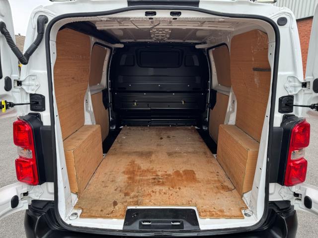 2022 Peugeot Expert 1000 1.5 Bluehdi 100 Professional Premium Van (NV71PGY) Image 50