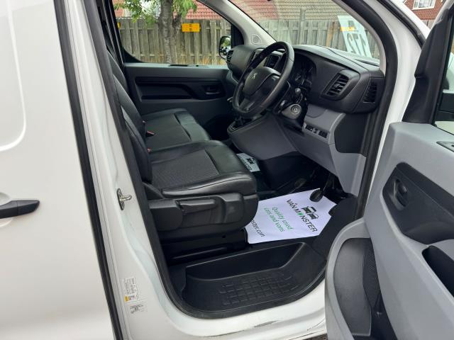2022 Peugeot Expert 1000 1.5 Bluehdi 100 Professional Premium Van (NV71PGY) Image 13