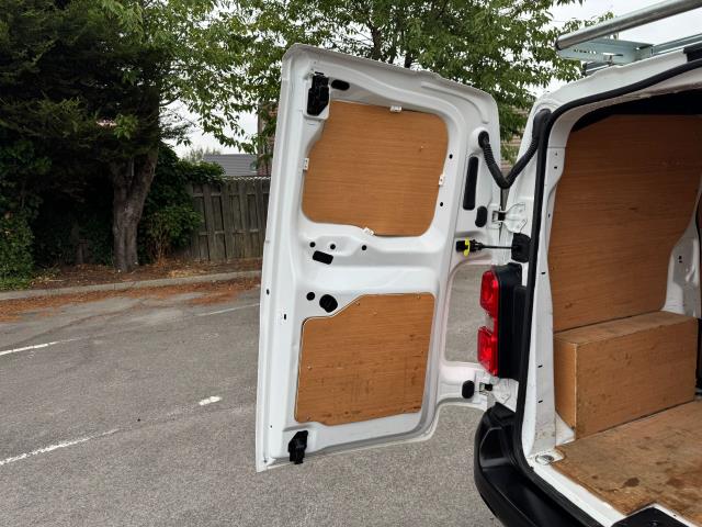 2022 Peugeot Expert 1000 1.5 Bluehdi 100 Professional Premium Van (NV71PGY) Image 56